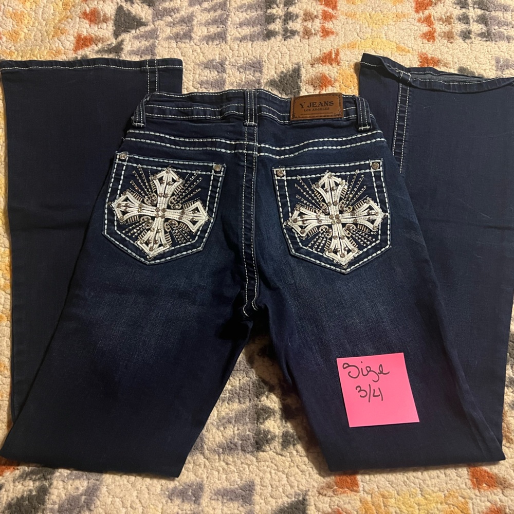 Stylish Boot Cut Jeans with Embroidered Pockets